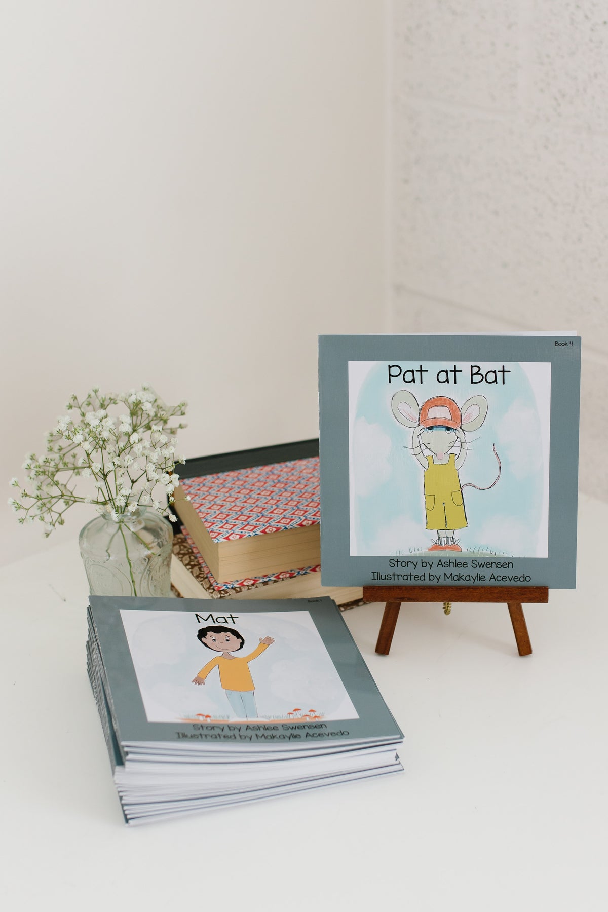 Foxtail Phonics Short Vowel Decodable Readers – Set of 25